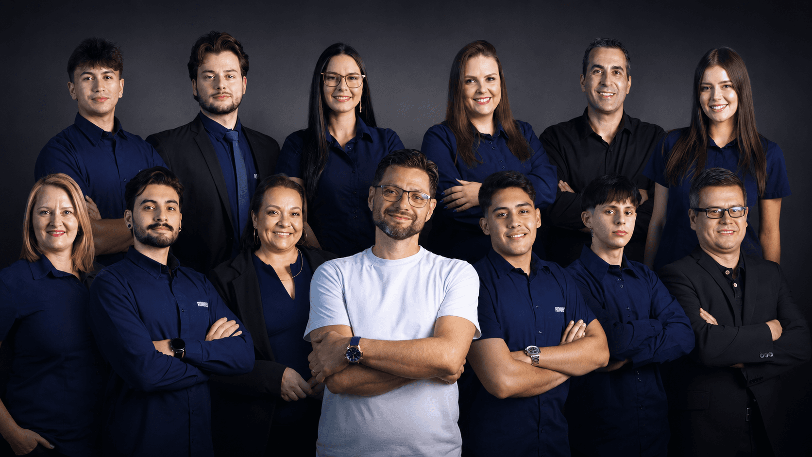 Equipe do Grupo Romper reunida na sede